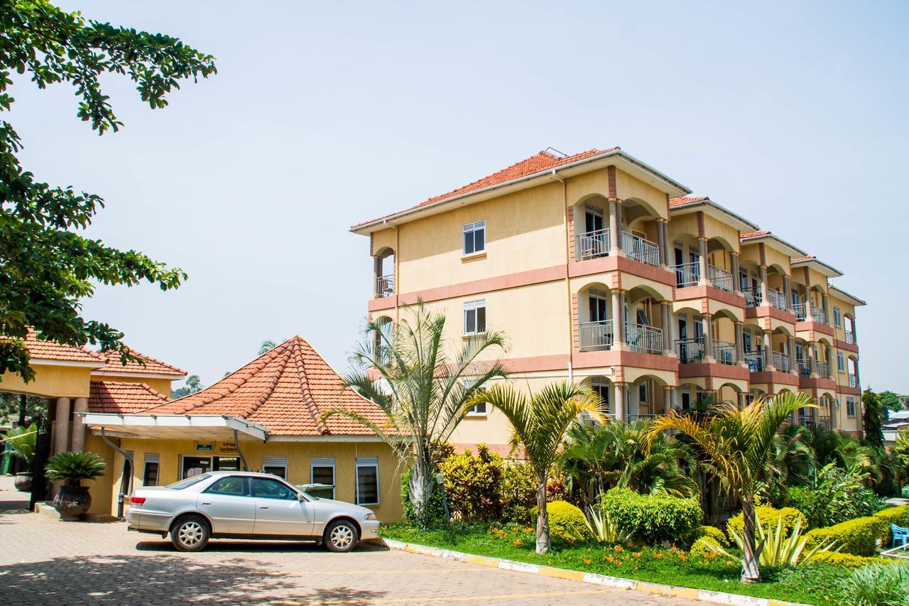 Desert Breeze Hotel Arua Luaran gambar