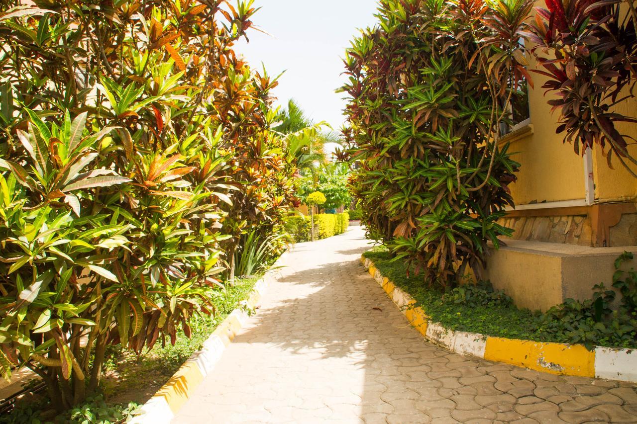 Desert Breeze Hotel Arua Luaran gambar