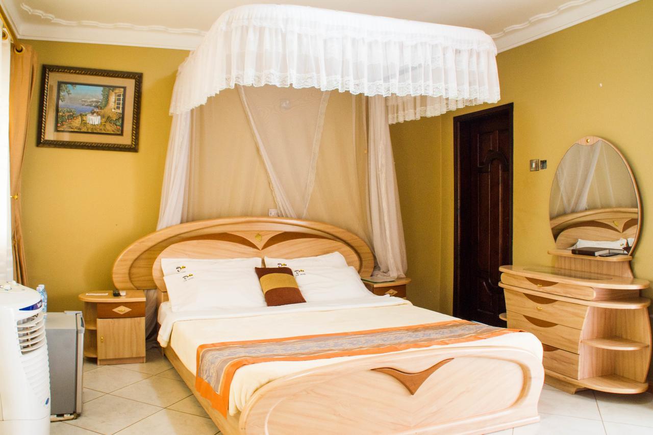 Desert Breeze Hotel Arua Luaran gambar