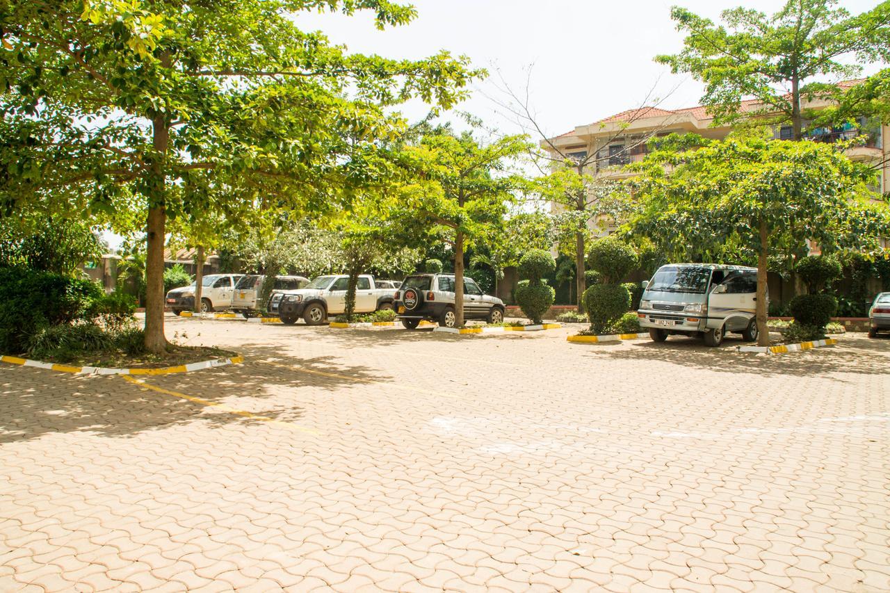 Desert Breeze Hotel Arua Luaran gambar